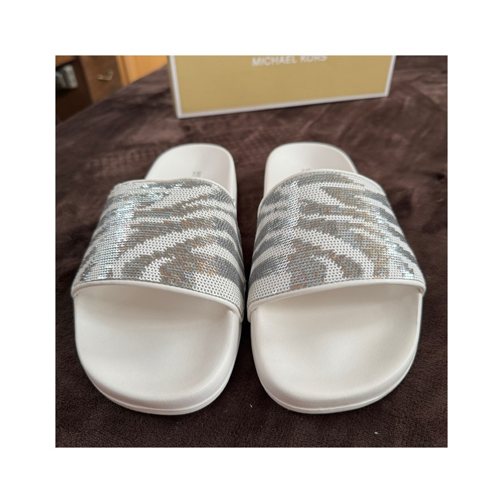 Michael Kors Silver Slide  Zebra Print Sandals size 10 - Picture 2 of 7